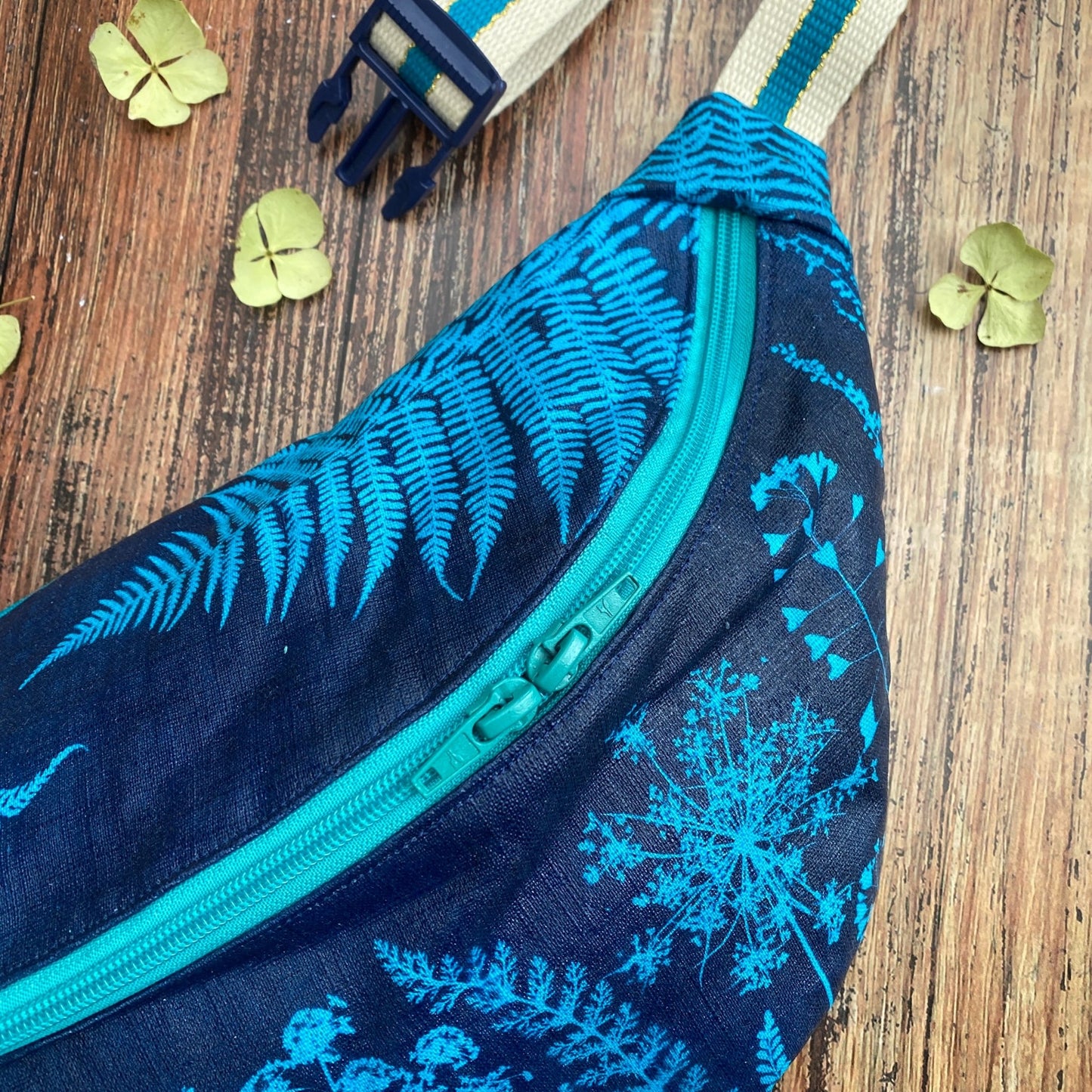 Banane grand format | Tissu fleuri cyanotype turquoise