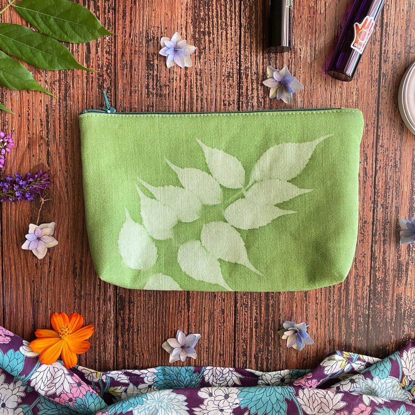 Pochette colorée et fleurie imprimée au soleil | Mamie Soleil