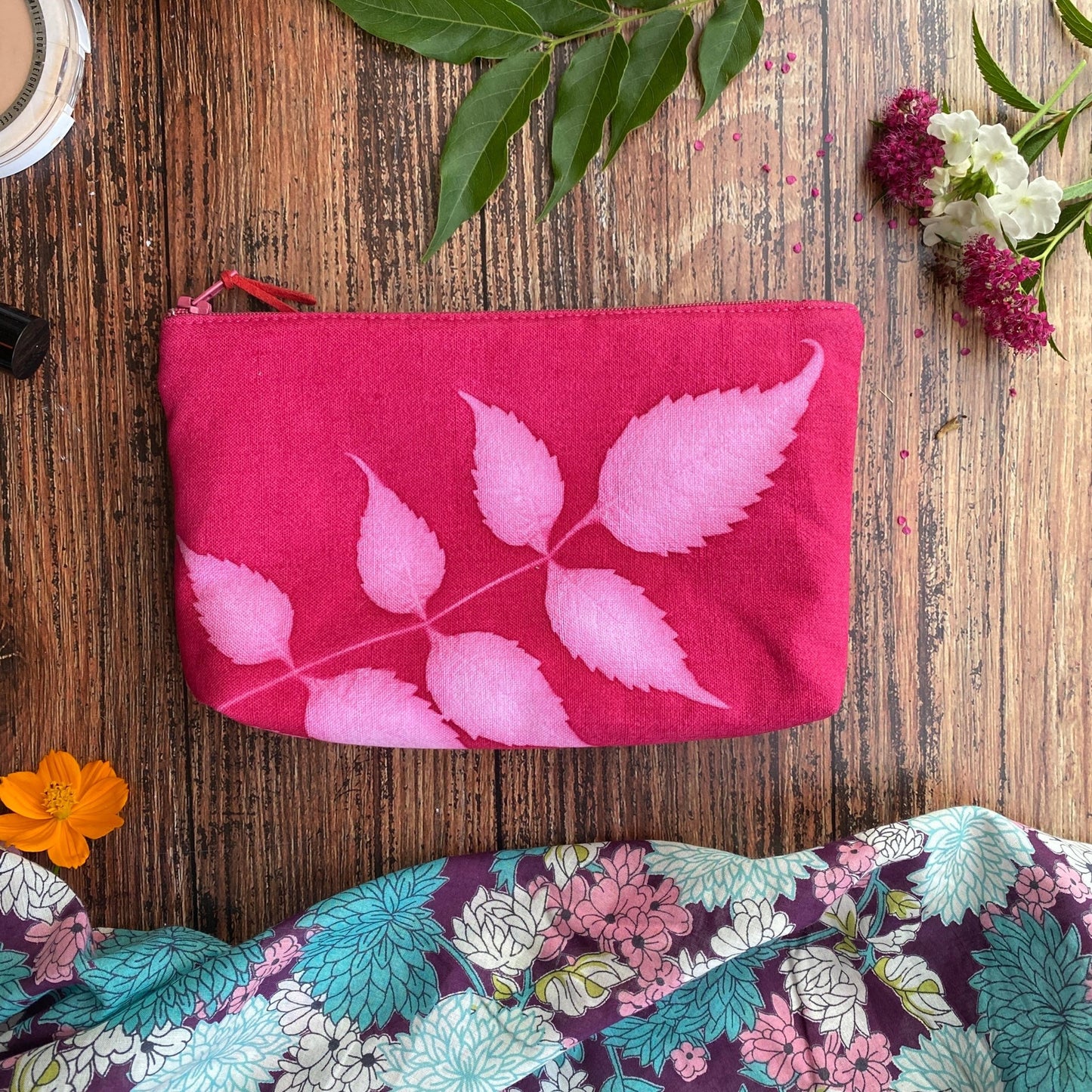Pochette colorée et fleurie imprimée au soleil | Mamie Soleil