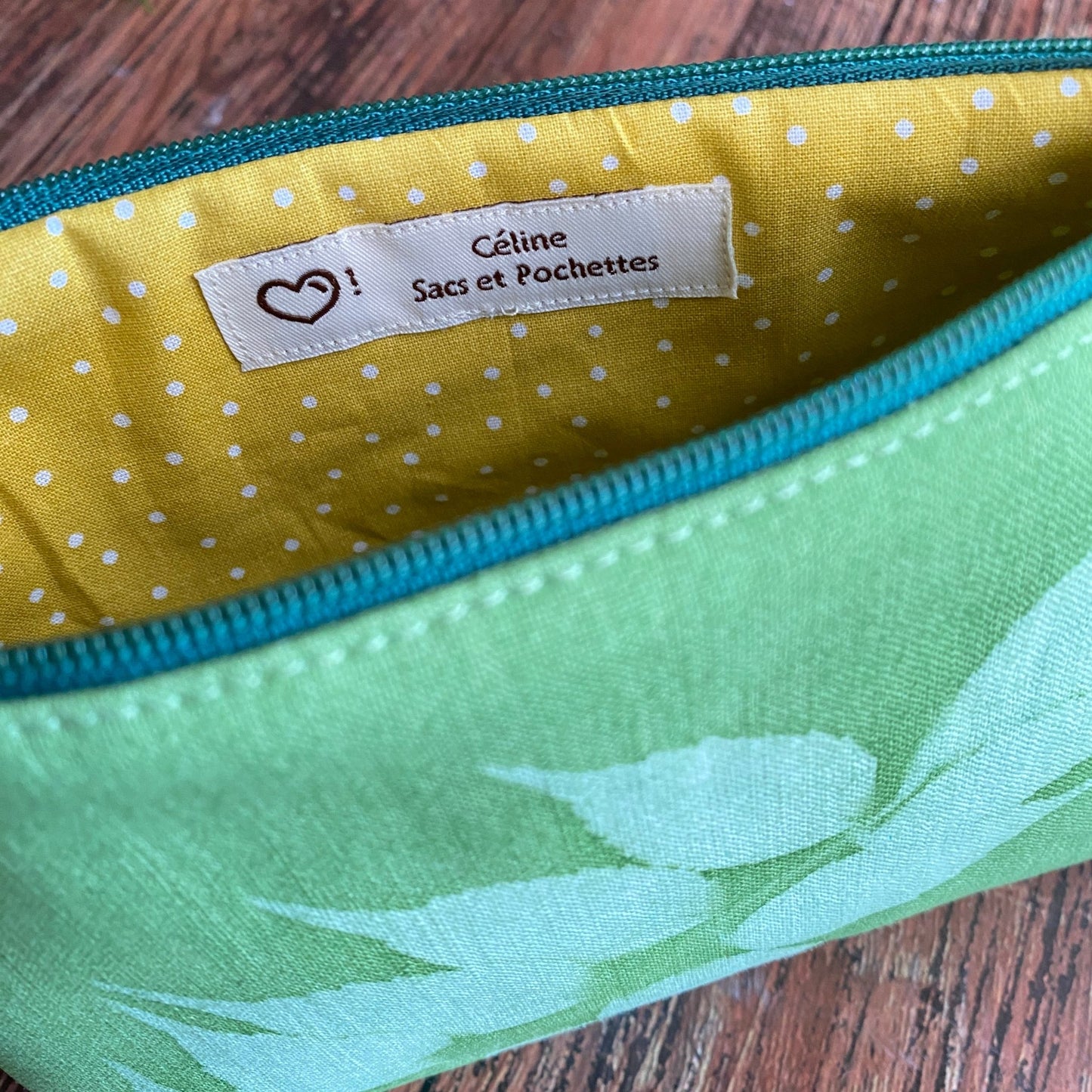 Pochette colorée et fleurie imprimée au soleil | Mamie Soleil