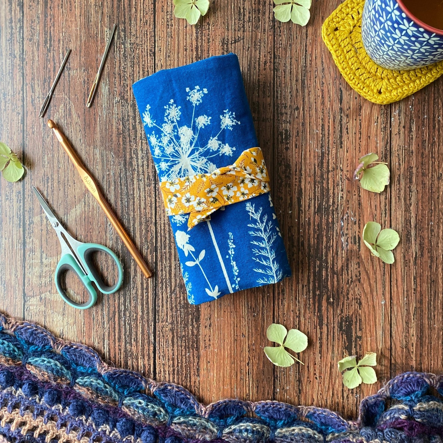 Pochette en cyanotype pour ranger les crochets - Mamie Blue