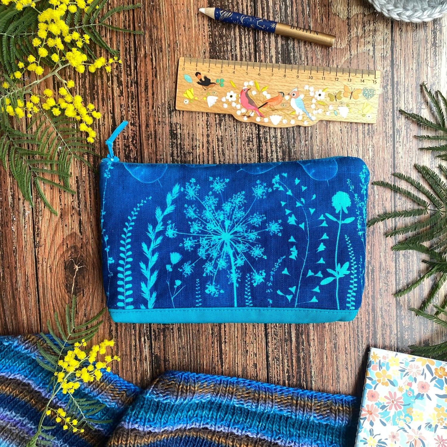 Petites pochettes en tissu pour femme motif fleurs, impression en cyanotype