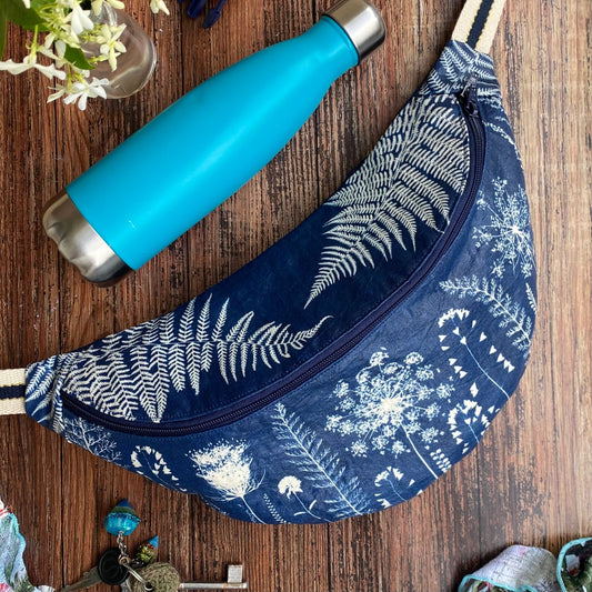 Banane grand format | Tissu fleuri cyanotype bleu