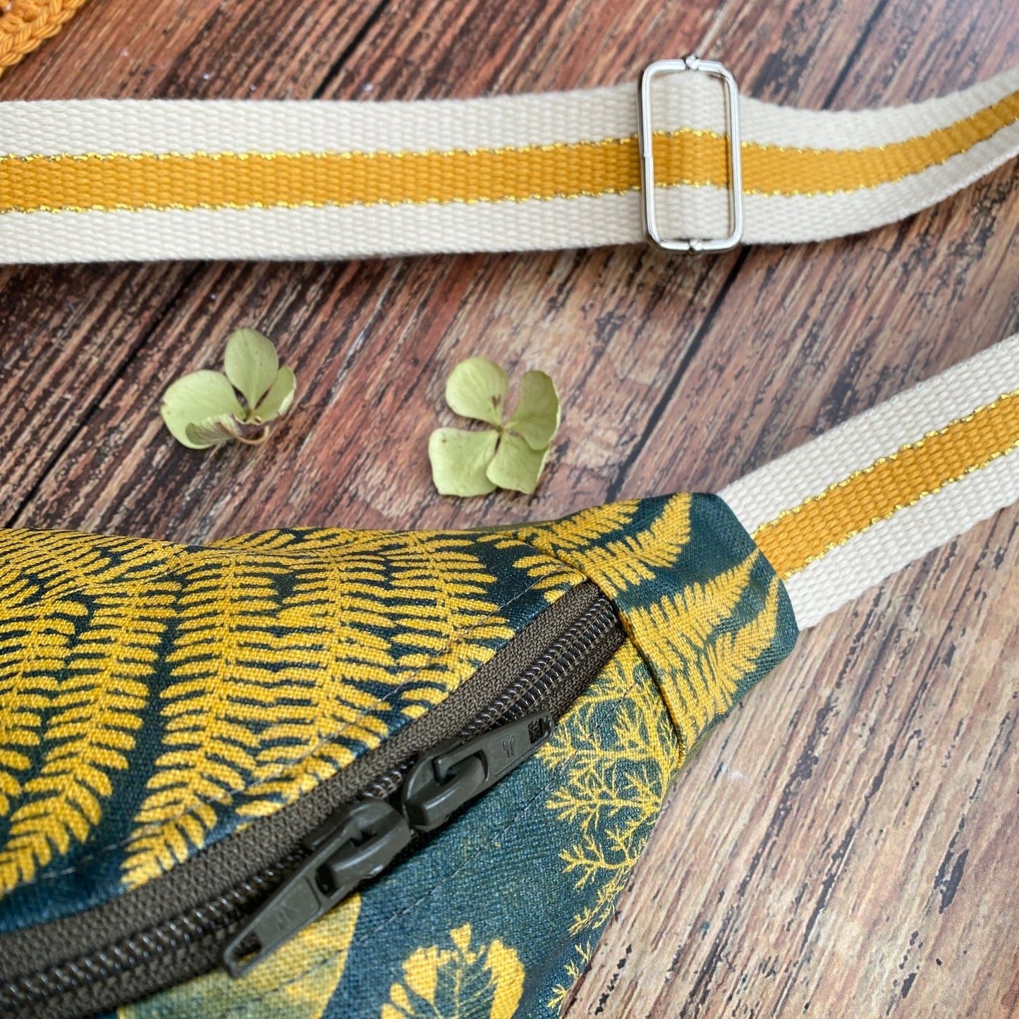 Banane grand format | Tissu fleuri cyanotype kaki
