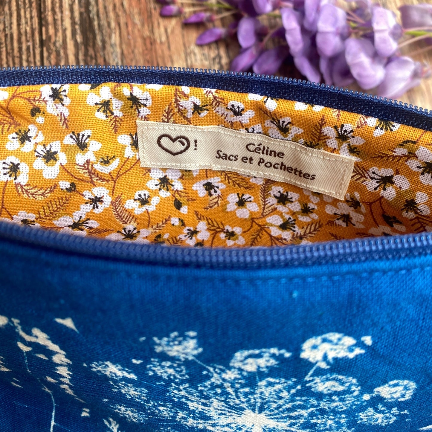 Trousse en tissu fleuri imprimée au cyanotype | Mamie Blue fleurs sauvages